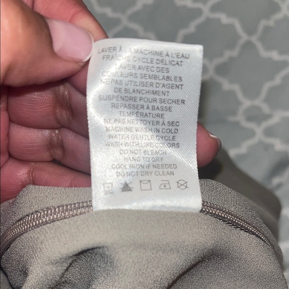 House of Harlow size Medium Floral Print Sheer Gray Top - Picture 9 of 9